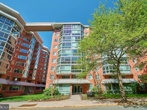 1024 N Utah St APT 222, Arlington, VA 22201
