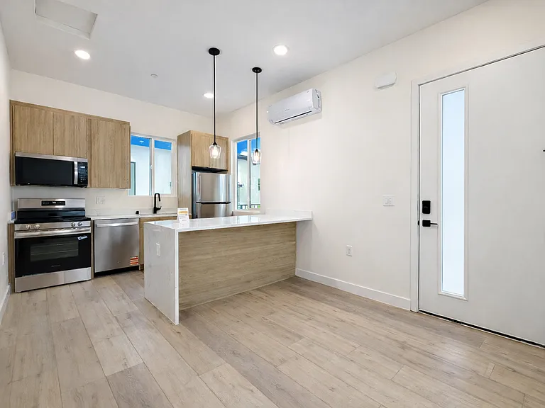 Brand New | 1613 Burton — Photo 1
