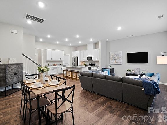 3rd image of 8928 Morning Mist Rd