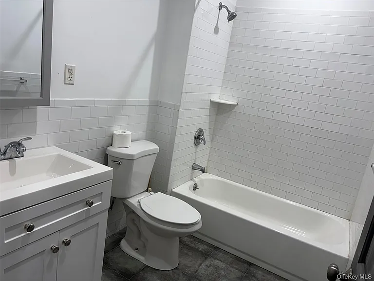 193-14 Jamaica Ave #2 — Photo 7