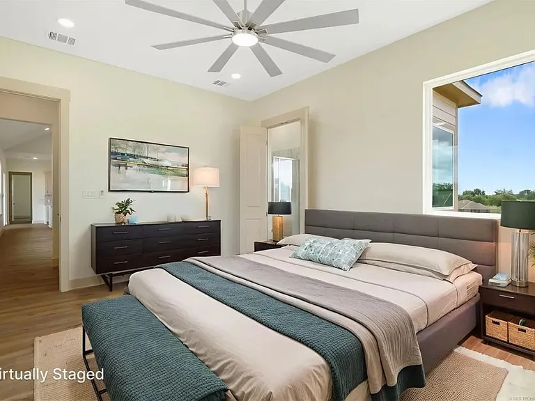 211 Vaughn Ln — Photo 17