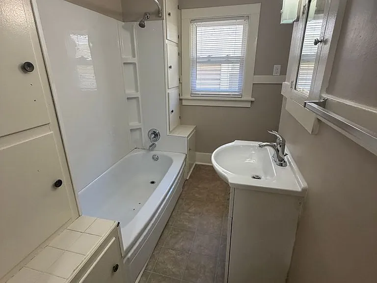 3406 Robinwood Dr — Photo 7