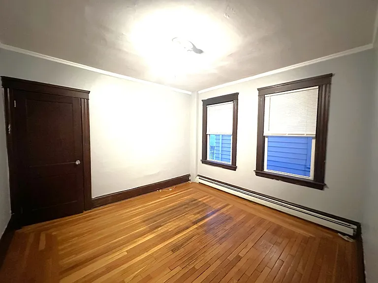 210 Howell St — Photo 7