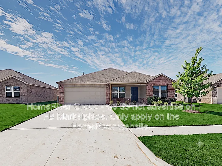 221 Karlee Ln — Photo 1