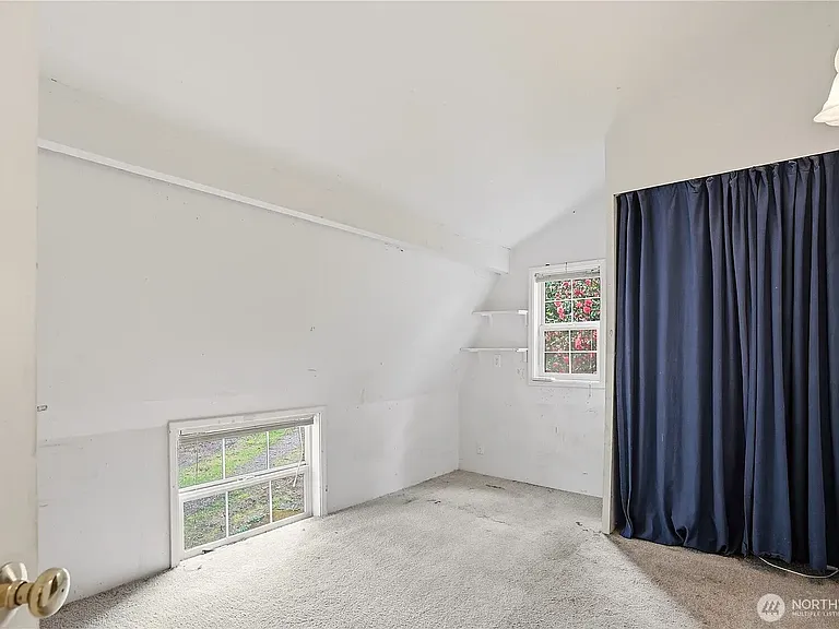 12404 NE 6th Pl — Photo 5