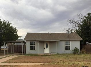 506 4th St, Stanton, TX 79782