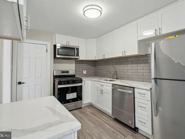 4717 Large St, Philadelphia, PA 19124