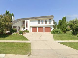 34191 N Horseshoe Ln, Gurnee, IL 60031