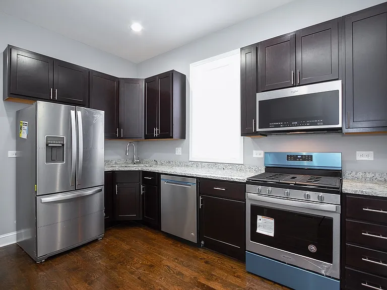 7322 S Langley Ave #1 — Photo 6