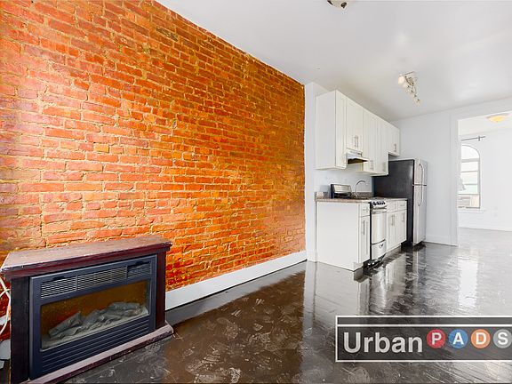 5th image of 167 Starr St #3A