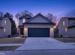 23440 Grandy St, Clinton Township, MI