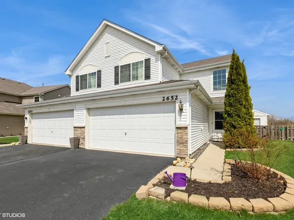 2652 Carlisle Ln, Hampshire, IL 60140
