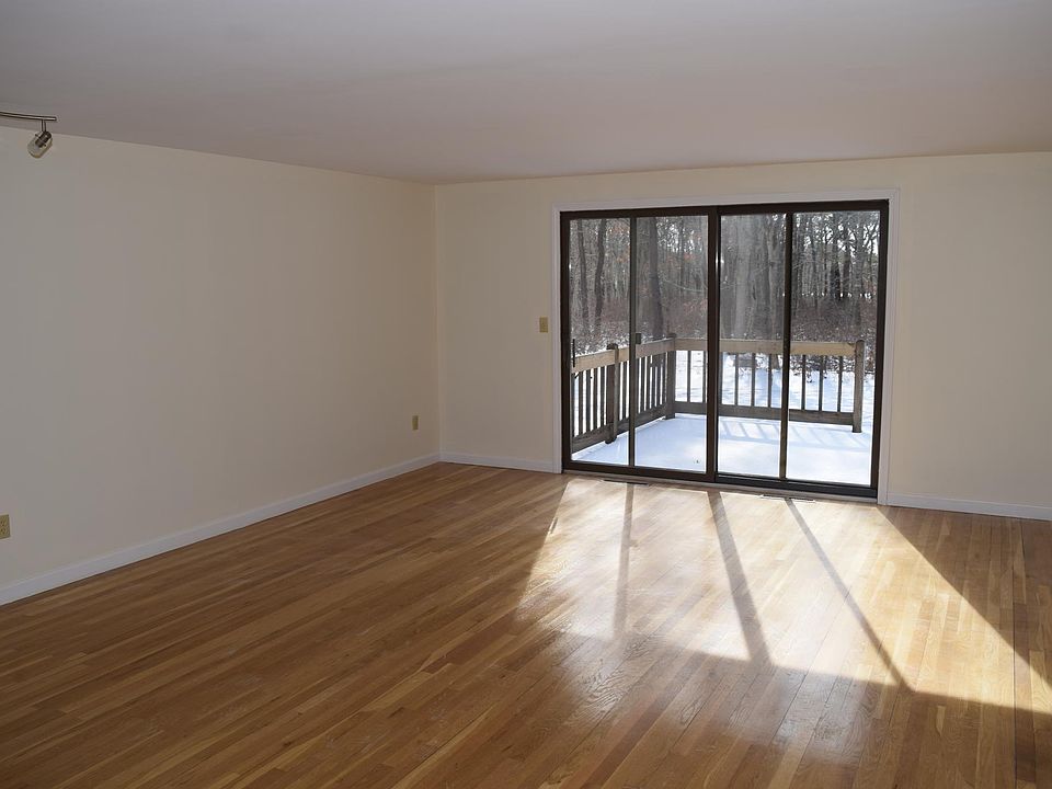 living/dining area