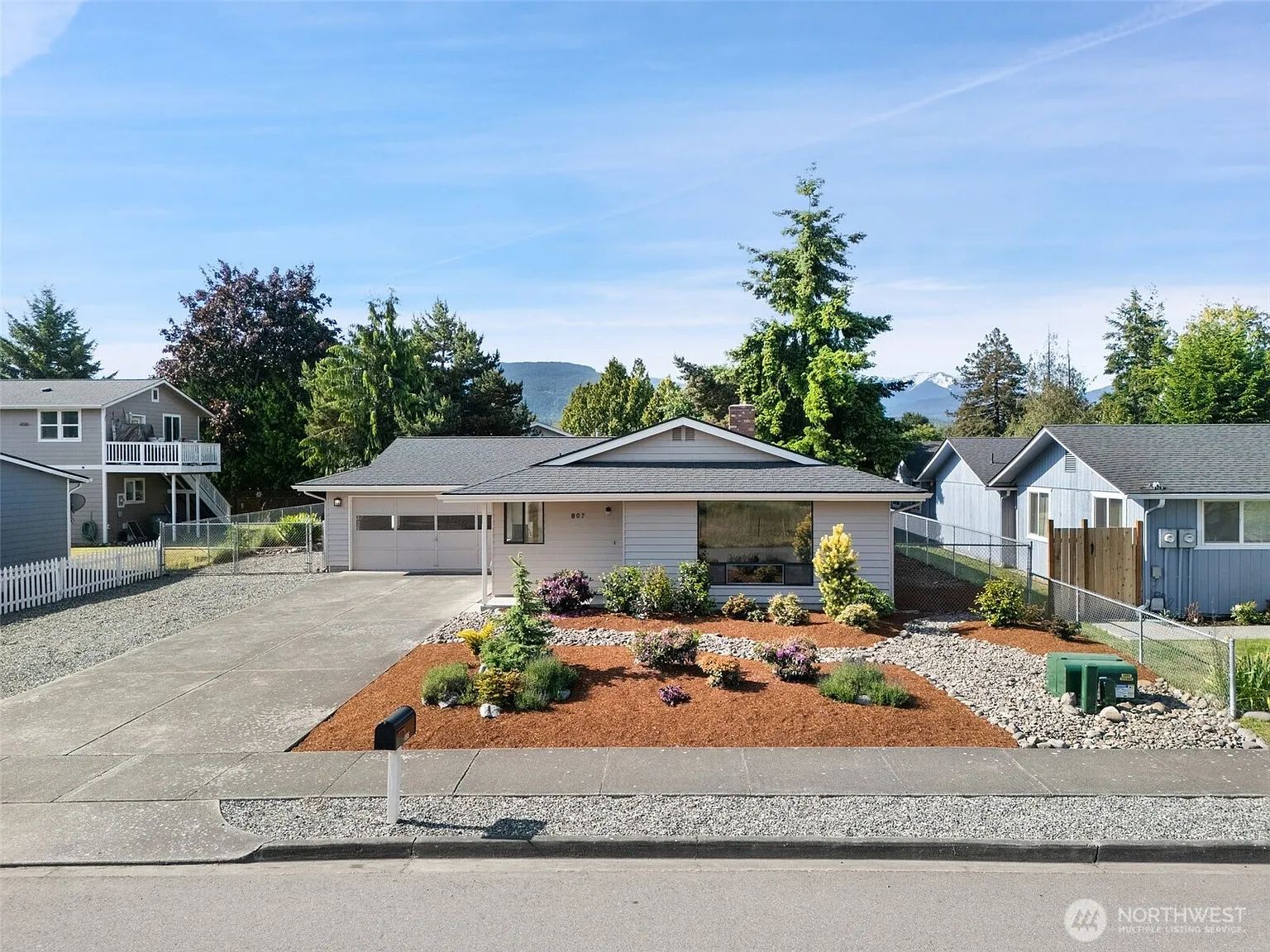 807 W Fir Street photo 1