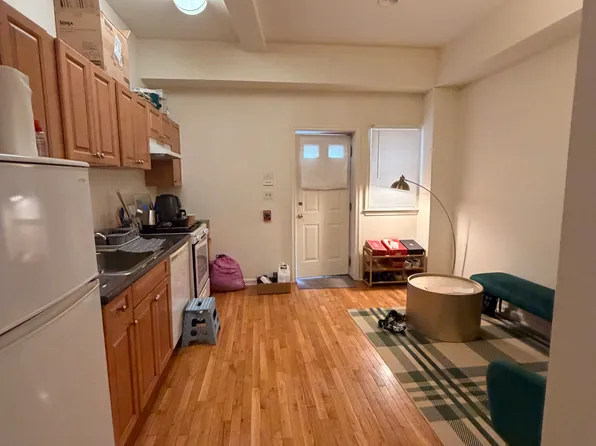 1227 Bainbridge St #1B, Philadelphia, PA 19147