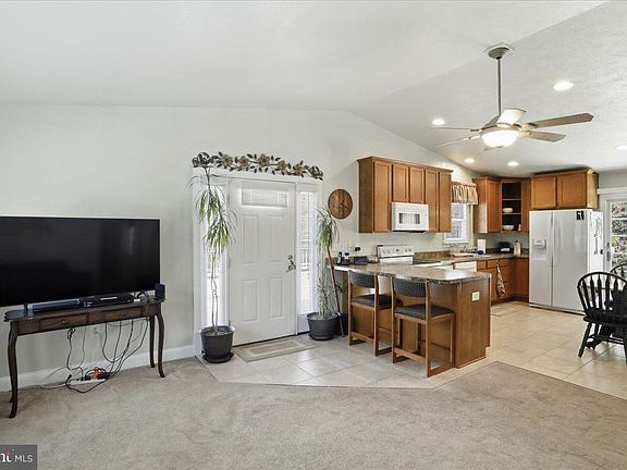 4th image of 3837 Graces Cabin Rd