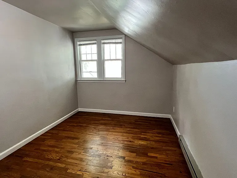 715 Barnett St NE — Photo 11