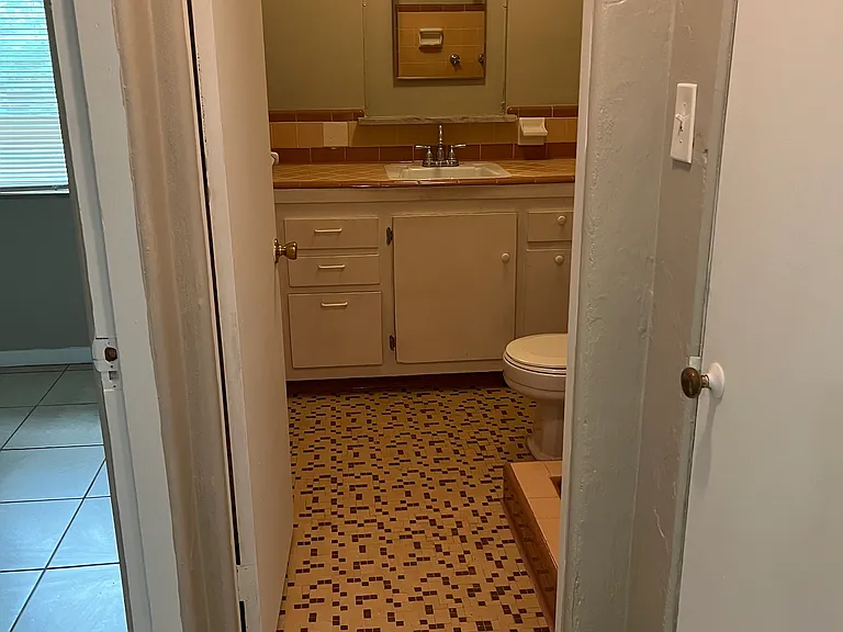 3211 Roscoe Ave #3213 — Photo 5