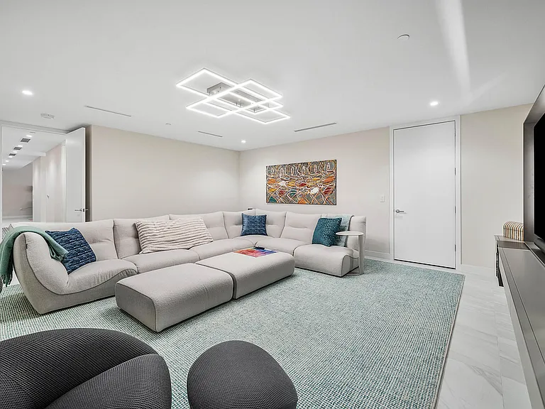 220 SE Mizner Blvd #205 — Photo 32