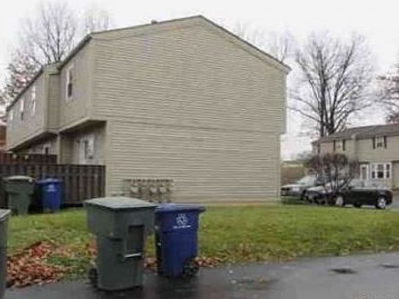 4th image of 7807 Barkwood Dr
