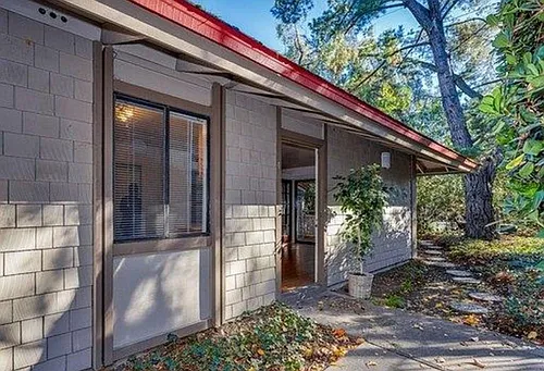 101 Kinross Dr Photo 1