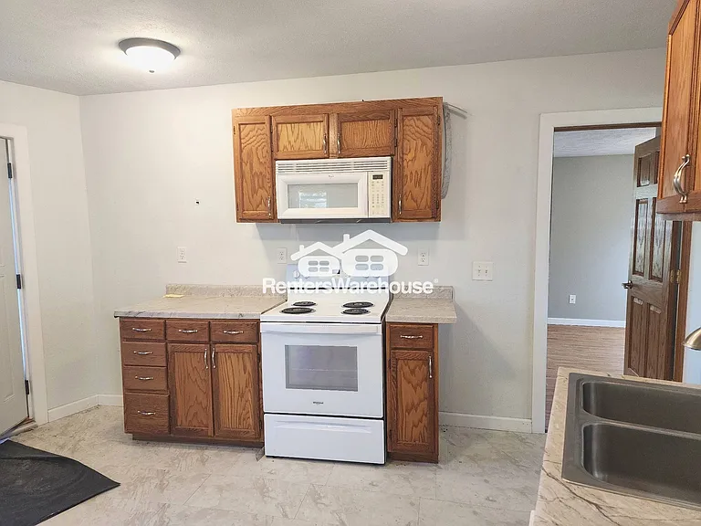 200 N Vine St — Photo 4