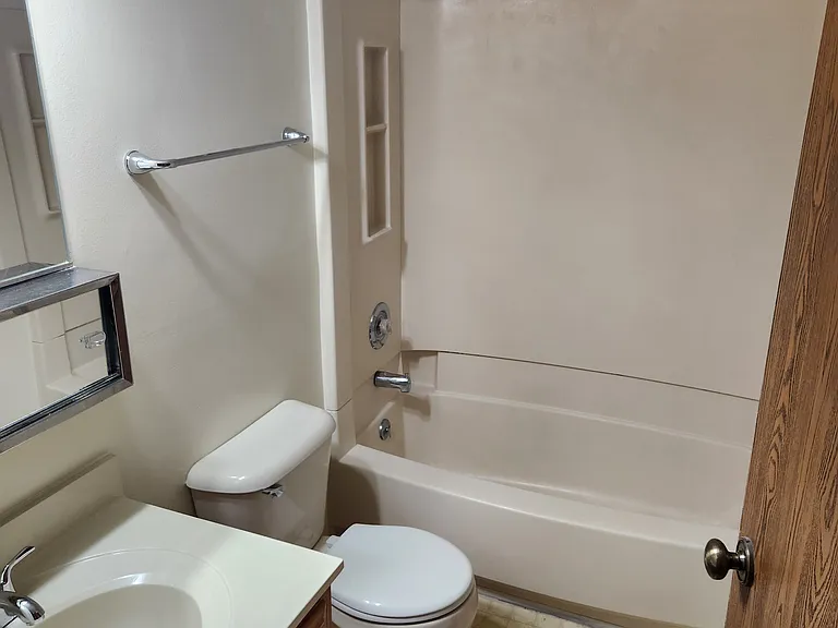 226 Allison Ave — Photo 2