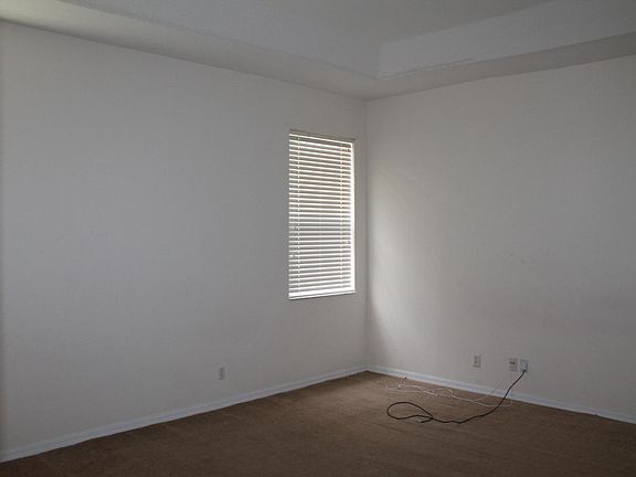 5th image of 948 SW Jeremko Ave