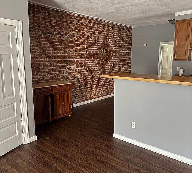 4261 Russell Blvd — Photo 3
