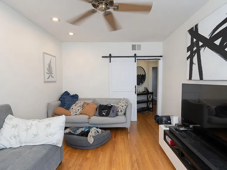 4617 N Rockwell St #3 — Photo 1