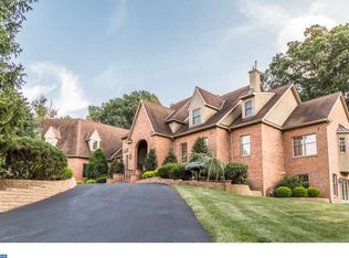 2217 Washington Ln, Huntingdon Valley, PA 19006