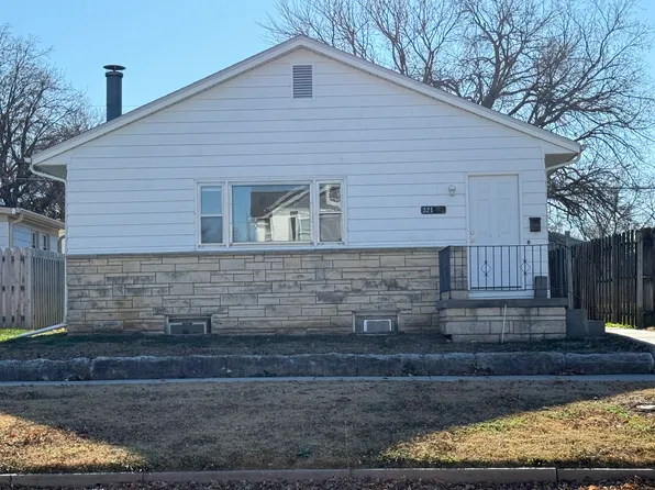321 W 5th St #A, Junction City, KS 66441