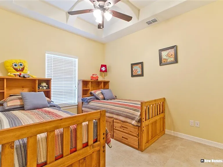 2927 Allen Dr — Photo 8