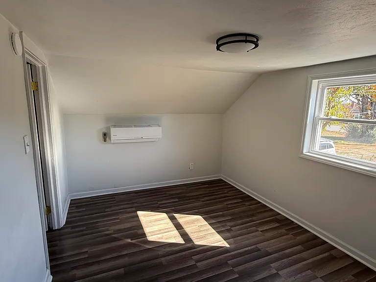 2608 Dorchester Dr NW — Photo 16