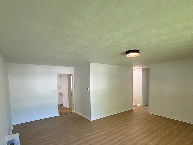2200 Yorkshire Pl — Photo 4