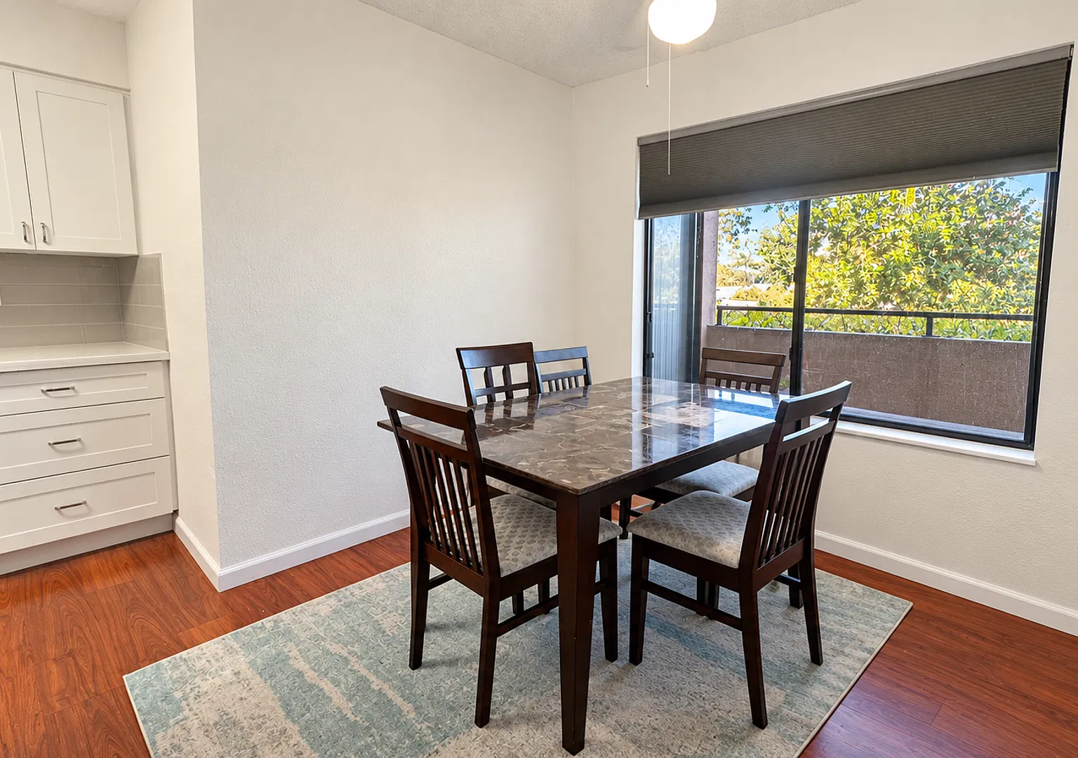 Modern 2BR/2BA End-Unit in Monte Merano | 2 Parking Spaces | Updated Kitchen & Baths | Community ... — Photo 3
