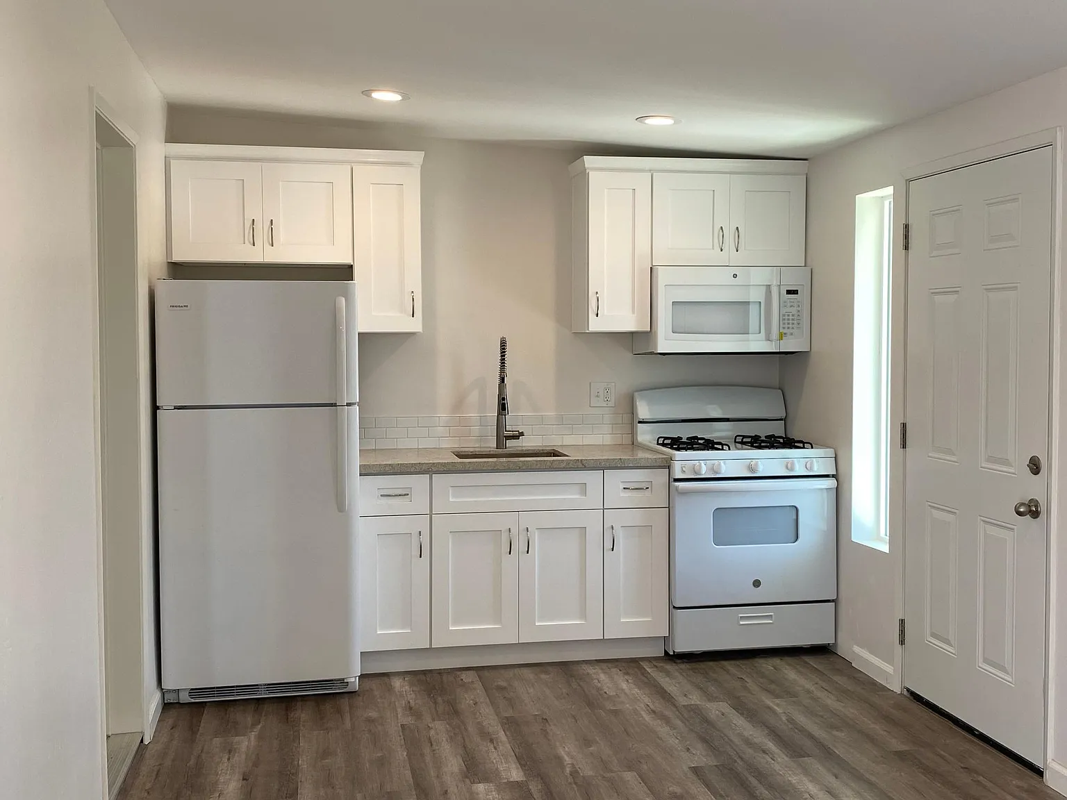 6221 Anvil Lake Ave — Photo 2