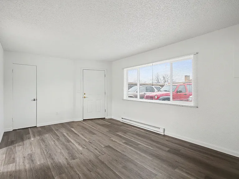 Chestnut Apartments — Photo 12