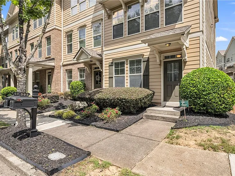 501 Grove Field Ct — Photo 4
