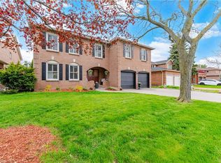 1122 Berkshire Ct, Oakville, ON L6M2L6