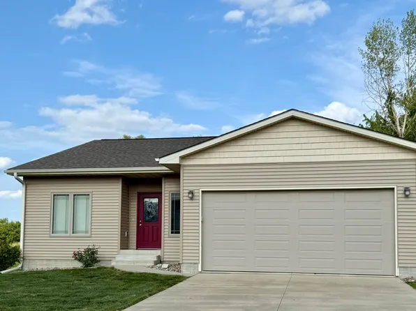 1014 E 18th St S, Newton, IA 50208