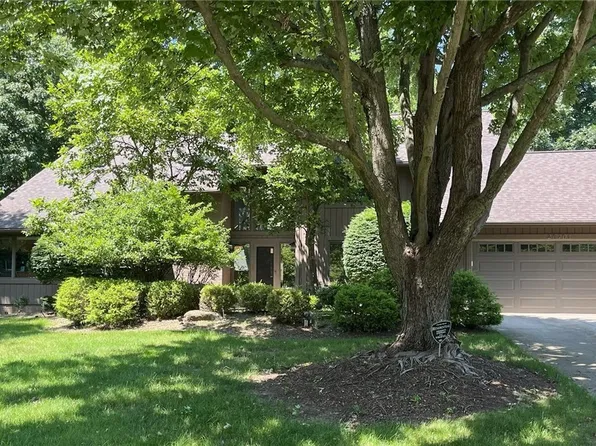 26701 Bernwood Rd, Beachwood, OH 44122