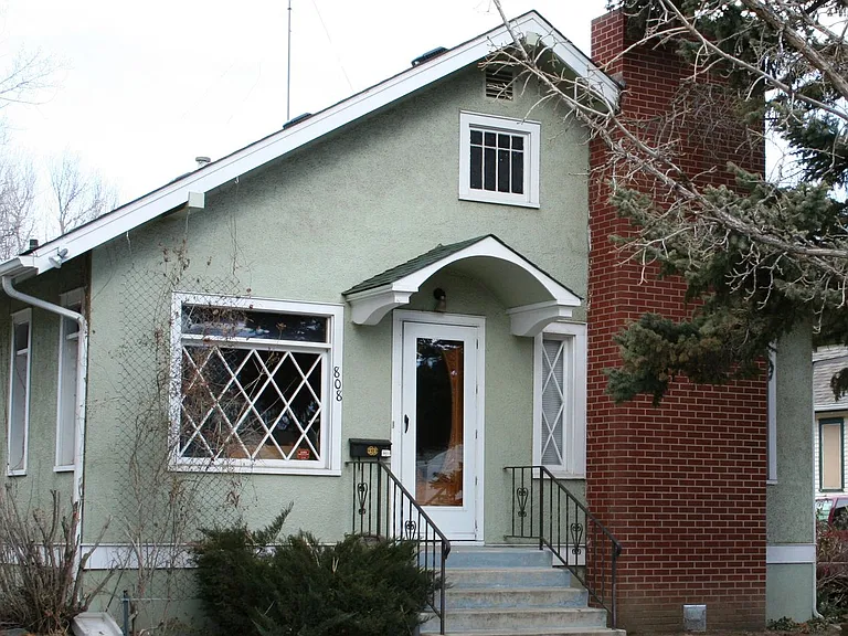 808 W Myrtle St — Photo 1