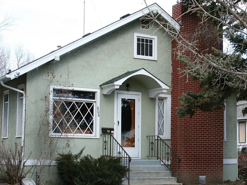 808 W Myrtle St