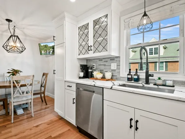 40 Andrews St Unit B, Lowell, MA 01852