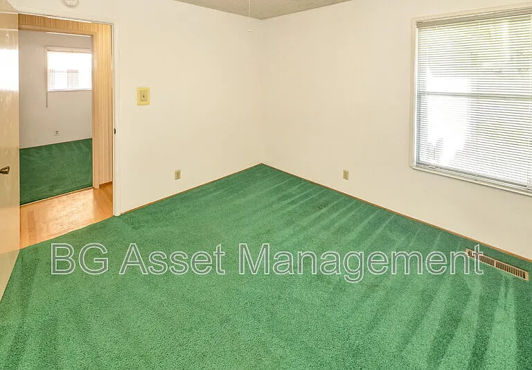 2901 Doidge Ave — Photo 14