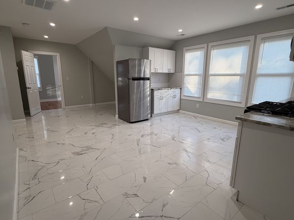 368 Norton St #3