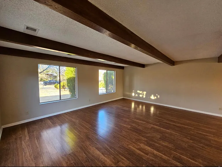 3504 34th Cir SE — Photo 3