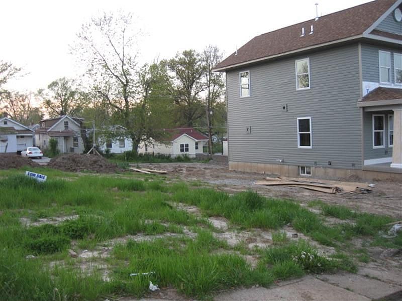2nd image of 4109 Beachwood Ave