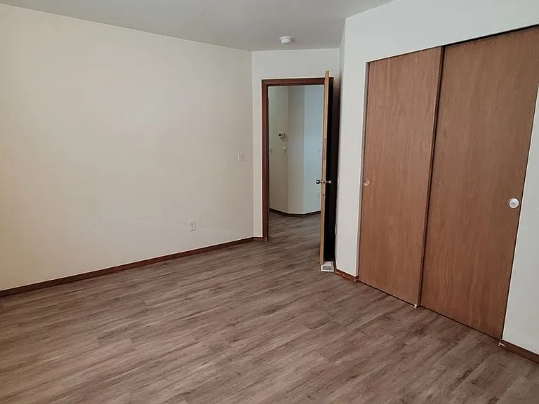 1216 W Franklin St — Photo 15